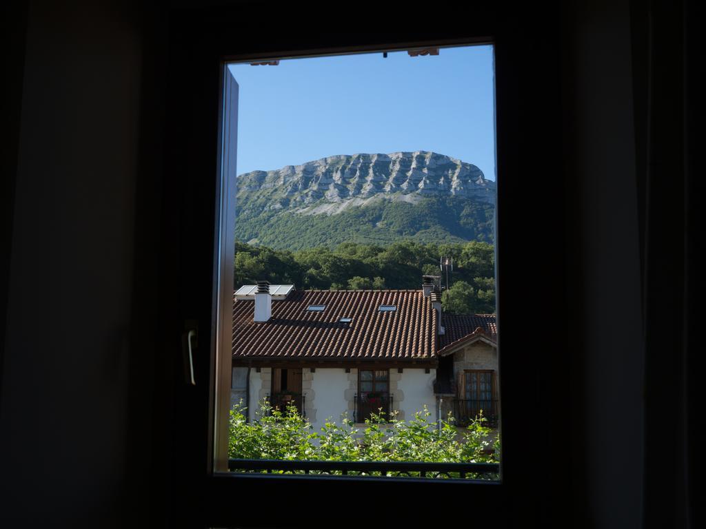 Отель Casa Rural Martxoenea Landetxea Арруасу Экстерьер фото