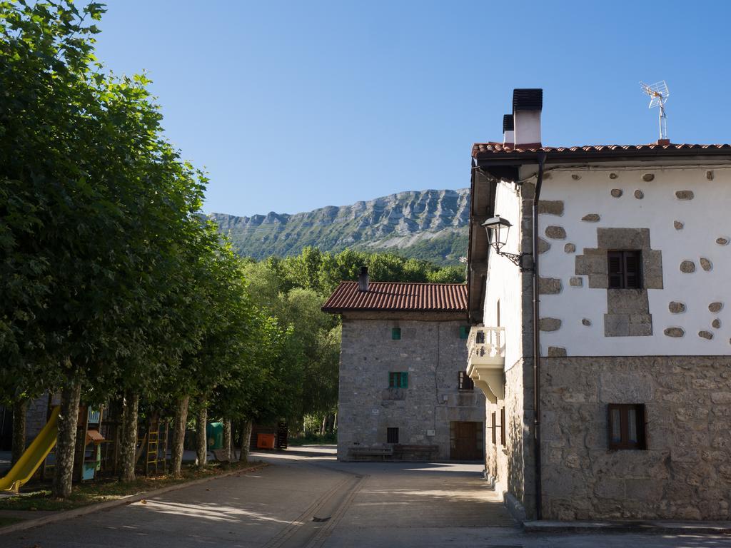 Отель Casa Rural Martxoenea Landetxea Арруасу Экстерьер фото